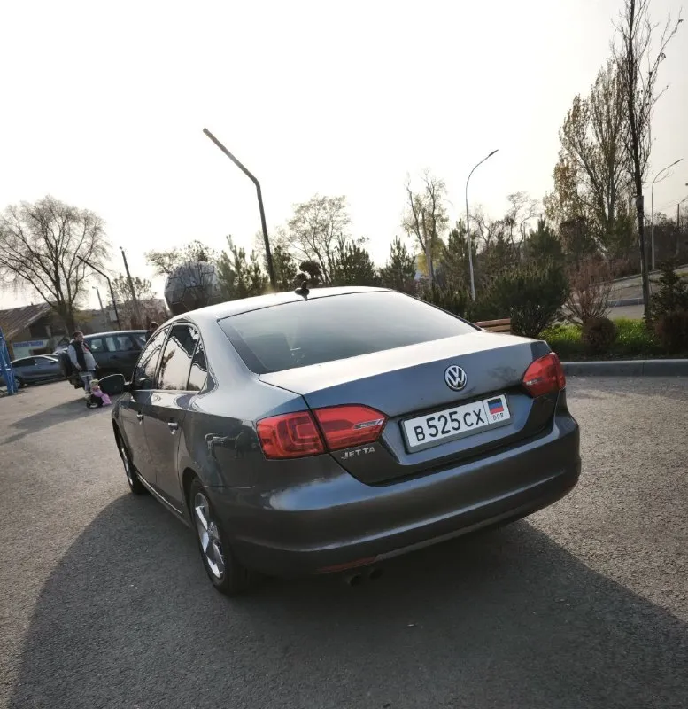 Донецк ✅год: 2013 ✅пробег: 185000 ✅объем: 1,8 ✅цена: 1,1🍋 ✅телефон: +79493174440 на днях встала на 180 номер. volkswagen jetta 6 2013г. я первый хозяин после выкупа из штатов. автомобиль эталон надёжности и комфорта в повседневной эксплуатации. мощность 170 л. с. коробка автомат продажа в связи с переходом на другой класс авто. - фотография - 6