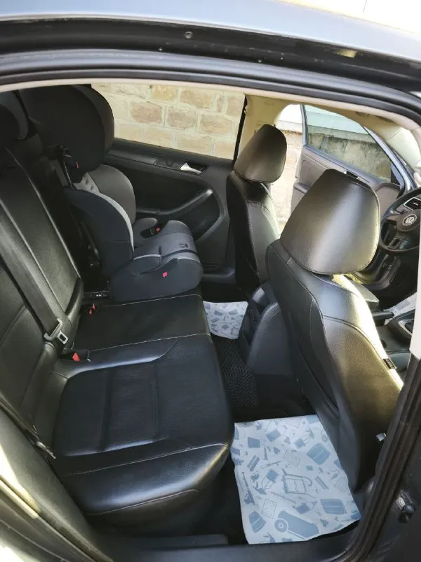 Донецк ✅год: 2013 ✅пробег: 185000 ✅объем: 1,8 ✅цена: 1,1🍋 ✅телефон: +79493174440 на днях встала на 180 номер. volkswagen jetta 6 2013г. я первый хозяин после выкупа из штатов. автомобиль эталон надёжности и комфорта в повседневной эксплуатации. мощность 170 л. с. коробка автомат продажа в связи с переходом на другой класс авто. - фотография - 8