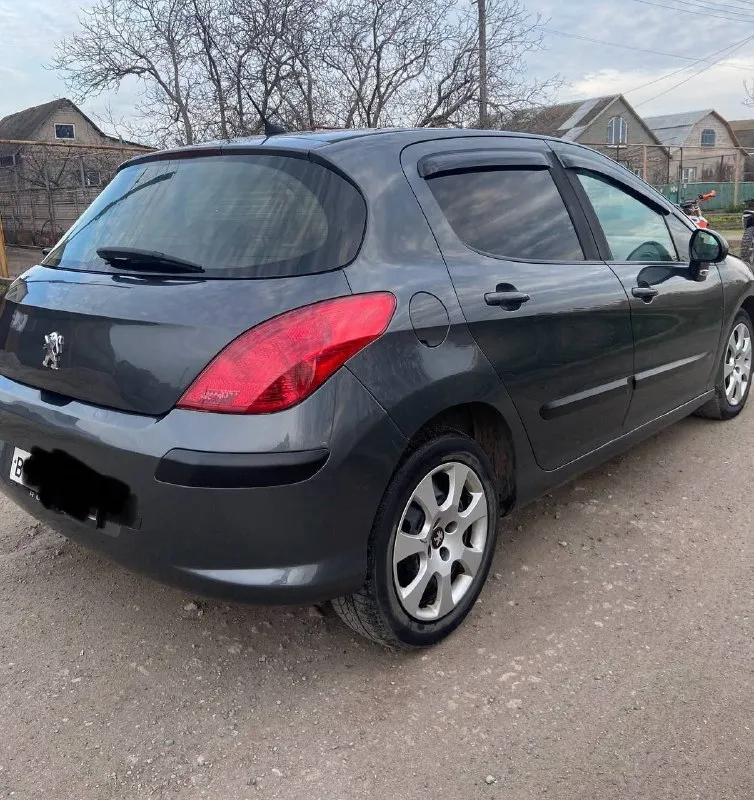 Продам peugeot 308 в отличном состоянии, год выпуска 2008, двигатель 1.6(120л. с), пробег 164 тыс. км, коробка автомат(без пинков, рывков)работает идеально,4электростеклоподъёмника, электрозеркала, подогревы сидений, климат контроль, ходовые огни, лобовое без трещин. цена 585 000 рублей, возможен торг. находится в мариуполе. телефон для связи +79496353135 📲 tg: оксана 📞 звоните: +7(949)6353135 - фотография - 5