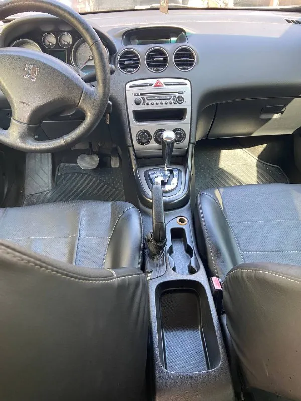 Продам peugeot 308 в отличном состоянии, год выпуска 2008, двигатель 1.6(120л. с), пробег 164 тыс. км, коробка автомат(без пинков, рывков)работает идеально,4электростеклоподъёмника, электрозеркала, подогревы сидений, климат контроль, ходовые огни, лобовое без трещин. цена 585 000 рублей, возможен торг. находится в мариуполе. телефон для связи +79496353135 📲 tg: оксана 📞 звоните: +7(949)6353135 - фотография - 6