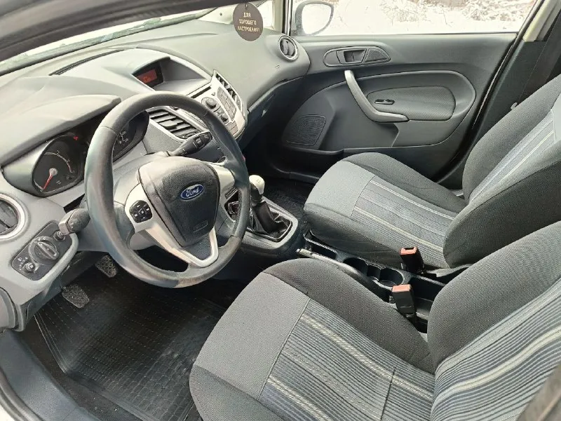 +79495189401 звоните, пишите связь плохая, перезвоню. цена 390тыс руб! продам ford фиеста 2010 г. в.бензин, мкпп в хорошем состоянии на полном ходу без капитальных вложений! чистый целый авто, резвый, легкий в управлении в хорошей комплеетации. учет 180 донецк, документы в порядке, зелёная автотека, оформим на вас. смотреть в г. амвросиевка. звоните договоримся. 📲 tg: serg 📞 звоните: +7(949)5189401 - фотография - 4