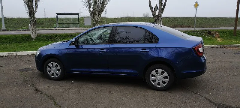 🚘 марка и модель: skoda рапид 📏 пробег: 65000 📆 год: 2018 📝 кпп: ⚙️ описание: автомобиль в отличном состоянии без преувеличения! в красивом цвете. надёжный мотор 1.6 mpi. передний привод. один владелец за всю историю эксплуатации. честный родной пробег. без ржавчины и рыжиков. ходовая в идеальном состоянии, не гремит, не стучит и т. д. состояние салона как новое, нет царапин, затертых сидений и прочего. сигнализация starline. два комплекта резины. любые проверки приветствую. торг уместен естественно. 💰 цена: 1200000 🌍 город: 📞 телефон: +79490844585 🙋‍ нажмите, чтобы связаться с продавцом в тг ✅подписаться✅ 📰разместить объявление📰 📞 звоните: +7(949)0844585 - фотография - 3