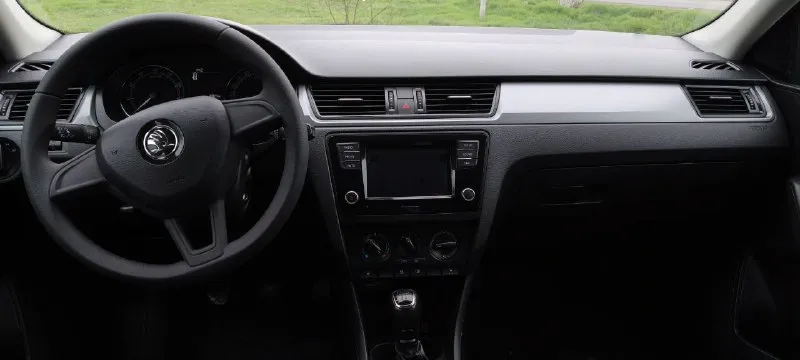 🚘 марка и модель: skoda рапид 📏 пробег: 65000 📆 год: 2018 📝 кпп: ⚙️ описание: автомобиль в отличном состоянии без преувеличения! в красивом цвете. надёжный мотор 1.6 mpi. передний привод. один владелец за всю историю эксплуатации. честный родной пробег. без ржавчины и рыжиков. ходовая в идеальном состоянии, не гремит, не стучит и т. д. состояние салона как новое, нет царапин, затертых сидений и прочего. сигнализация starline. два комплекта резины. любые проверки приветствую. торг уместен естественно. 💰 цена: 1200000 🌍 город: 📞 телефон: +79490844585 🙋‍ нажмите, чтобы связаться с продавцом в тг ✅подписаться✅ 📰разместить объявление📰 📞 звоните: +7(949)0844585 - фотография - 6