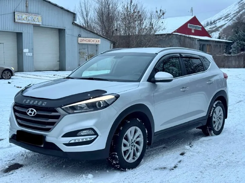 Hyundai tucson официал 2018 год выпуска двигатель 2.0 бензин коробка автомат пробег родной 121 тыс. км автомобиль в отличном состоянии, кузов не бит, не крашен, весь в заводском окрасе ! двигатель работает как часики, коробка переключает как надо, вообщем авто без вложения ! богатая комплектация бесключевой доступ (start-stop) роздельный климат-контроль, круиз-контроль, датчики света, и дождя, подогревы всех сидений, и стекл, подогрев руля, большой монитор с камерой заднего вида, carplay, громкая связь, сигнализация starline с автозапуском и многое другое. с документами полный порядок любой вид оформления ! г. донецк цена 1.945 тыс. ₽ звоните остальное по +79495210885 📲 tg: r. b 📞 звоните: +7(949)5210885 - фотография - 5