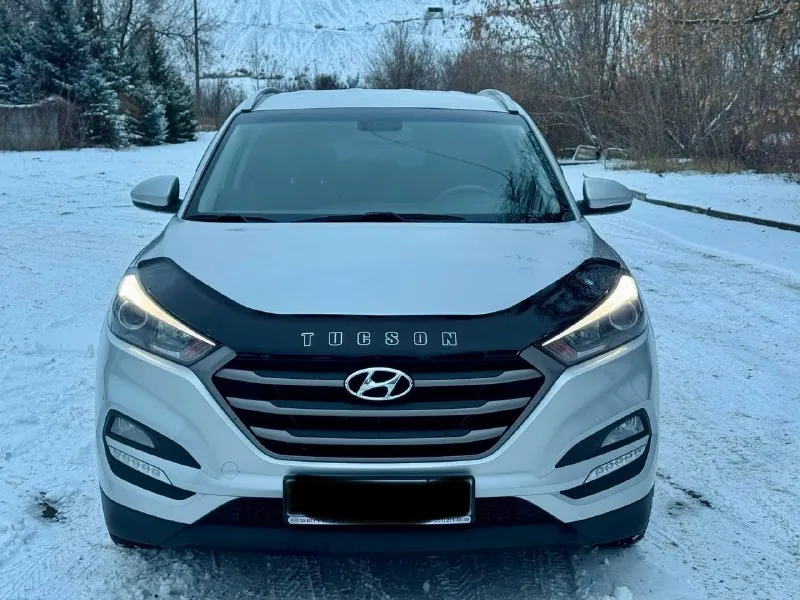 Hyundai tucson официал 2018 год выпуска двигатель 2.0 бензин коробка автомат пробег родной 121 тыс. км автомобиль в отличном состоянии, кузов не бит, не крашен, весь в заводском окрасе ! двигатель работает как часики, коробка переключает как надо, вообщем авто без вложения ! богатая комплектация бесключевой доступ (start-stop) роздельный климат-контроль, круиз-контроль, датчики света, и дождя, подогревы всех сидений, и стекл, подогрев руля, большой монитор с камерой заднего вида, carplay, громкая связь, сигнализация starline с автозапуском и многое другое. с документами полный порядок любой вид оформления ! г. донецк цена 1.945 тыс. ₽ звоните остальное по +79495210885 📲 tg: r. b 📞 звоните: +7(949)5210885 - фотография - 6