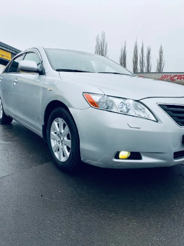 Продается toyota camry( toyota камри)☄️☄️☄️2007 года – надежный спутник для дорог состояние "сел и поехал": этот автомобиль находится в очень хорошем состоянии безупречная работа двигателя. надежная автоматическая коробка передач функционирует отлично, переключение передачи плавно и без рывков. подвеска автомобиля прошла необходимые работы. в данном автомобиле имеются два комплекта колес ❄️☀️ история владения: автомобиль имел 3 владельцев. цена🔥🔥🔥: 930 000 рублей. место осмотра: г. луганск. для получения дополнительной информации и организации осмотра, пожалуйста, свяжитесь по телефону: +79591667878. 📞 звоните: +7(959)1667878 - фотография - 3