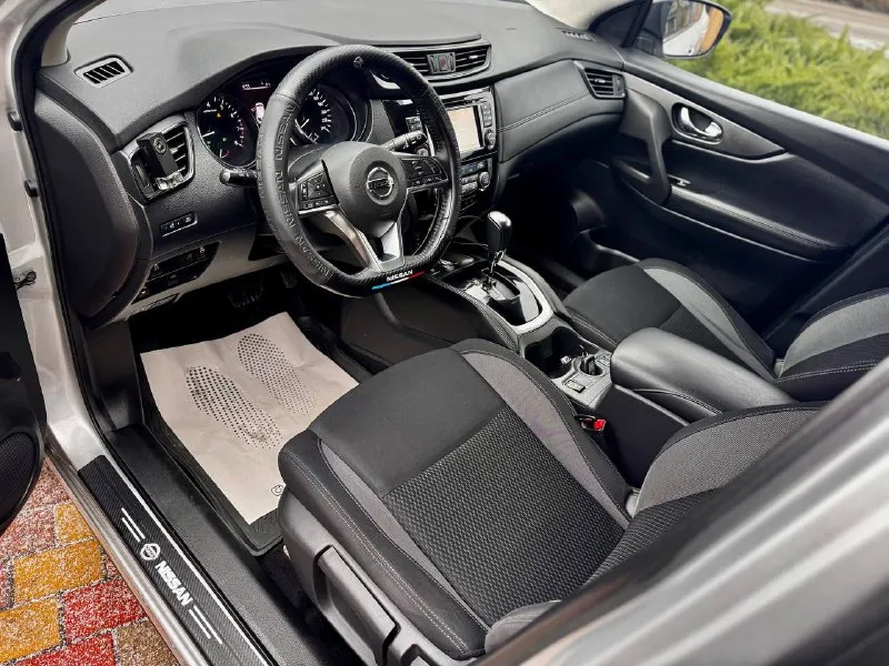 Продам nissan qashqai. можно обмен с вашей доплатой 🔎год: 2020 🧾пробег 122 тыс 📌подробнее: nissan qashqai, 2.0, бензин, автомат, полный привод. 1 владелец за всю историю, сервисные книги, родной подтверждённый пробег. авто весь в родной краске, заводские стекла в круг. доступ, 2-х зонный климат контроль, круиз контроль, адаптивный свет, bi-led, мультимедиа usb bluetooth, мультируль, громкая связь, стеклоподъемники 4 шт. , эл. регулировка зеркал, складывание зеркал, подогрев сидений 4 шт. , подогрев руля, обогрев лобового стекла, парктроники, датчик дождя, датчик света, помощь спуск с горы, система esp, электро ручник, хорошая летняя резина michelin. по технике никаких нареканий. из недавнего заменены тормозные диски и колодки в круг. состояние новой машины. автомобиль после полной химчистки салона с разбором и полировки кузова. красивая комфортная машинка. серебристого цвета. 🌍 осмотр автомобиля в донецке. 💰 цена : 1.900.000 🇷🇺 ют 📲what’sapp / telegram +7949 484 37 35 николай васильевич - фотография - 10