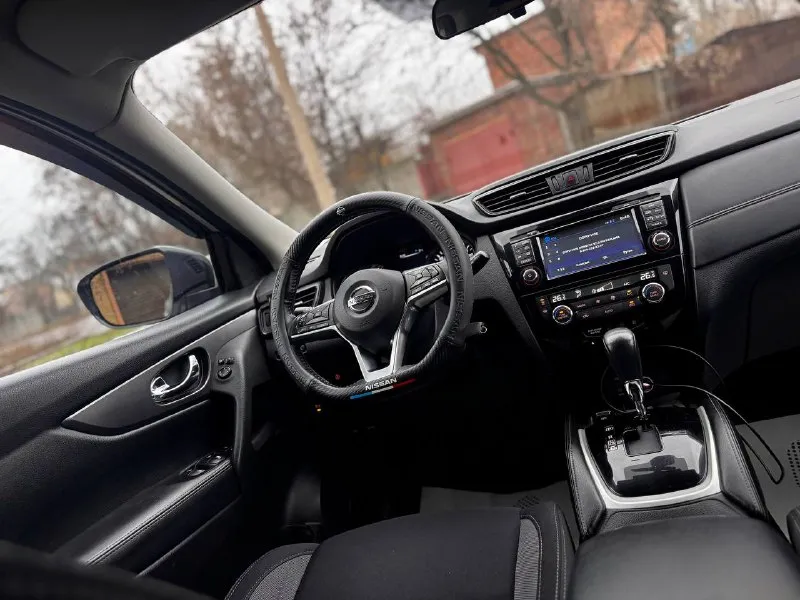 Продам nissan qashqai. можно обмен с вашей доплатой 🔎год: 2020 🧾пробег 122 тыс 📌подробнее: nissan qashqai, 2.0, бензин, автомат, полный привод. 1 владелец за всю историю, сервисные книги, родной подтверждённый пробег. авто весь в родной краске, заводские стекла в круг. доступ, 2-х зонный климат контроль, круиз контроль, адаптивный свет, bi-led, мультимедиа usb bluetooth, мультируль, громкая связь, стеклоподъемники 4 шт. , эл. регулировка зеркал, складывание зеркал, подогрев сидений 4 шт. , подогрев руля, обогрев лобового стекла, парктроники, датчик дождя, датчик света, помощь спуск с горы, система esp, электро ручник, хорошая летняя резина michelin. по технике никаких нареканий. из недавнего заменены тормозные диски и колодки в круг. состояние новой машины. автомобиль после полной химчистки салона с разбором и полировки кузова. красивая комфортная машинка. серебристого цвета. 🌍 осмотр автомобиля в донецке. 💰 цена : 1.900.000 🇷🇺 ют 📲what’sapp / telegram +7949 484 37 35 николай васильевич - фотография - 9