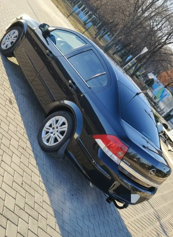 💶 цена:720.000 торг 📮 город:донецк 🚘 марка / модель: opel astra h 📅 год выпуска:2011 📊 пробег:194.000 ⛽ двигатель (тип, объем, ):бензин 1.8 🔧 тип кпп:механика 📝 описание: кузов в родном окрасе, техника идеал без вложений, максимальной комплектации ! 🛞резина зима и лето в подарок 🎁 возможен обмен ! ☎ контактный телефон:+79490454766 +79498069344 - фотография - 3