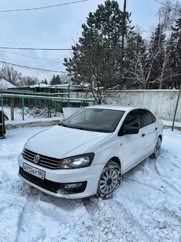 Volkswagen polo 1.6 газ бензин 2019 год 🔥🔥🔥💴цена: 425 т. р. торг 🔥🔥🔥 по технике все в порядке, мотор и коробка отлично. обслужен весь(масло, фильтры, колодки) очень экономичный. расход на газу 200₽ на 100км печка греет🔥💨, едет ровно, не ведет, не трясет. по кузову дно, стаканы, двери, все целое наша местная 180 учет вин и документы на фото смотреть макеевка район пушка +79494529150 🅿️ авторынок днр лнр 🔰 список авторынков юга ➡️ разместить своё авто 🚘 📞 звоните: +7(949)4529150 - фотография - 3