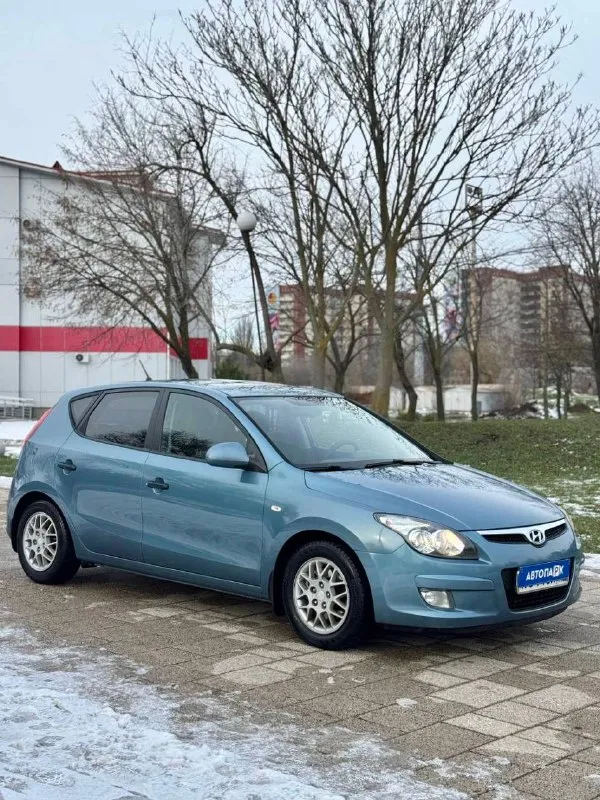 🇰🇵 hyundai i30 💰цена: 800 000р 🏢город: мариуполь 📅год выпуска: 2009 🧾пробег: 112 130 км. ⚙️двигатель: 1.6 ⛽топливо: бензин ⚙️кпп: механика 📞 телефон: +7-949-727-41-51 +7-949-551-91-52 +7-989-263-55-56 💾 описание: ✅ 3 владельца за всю историю. - фотография - 3