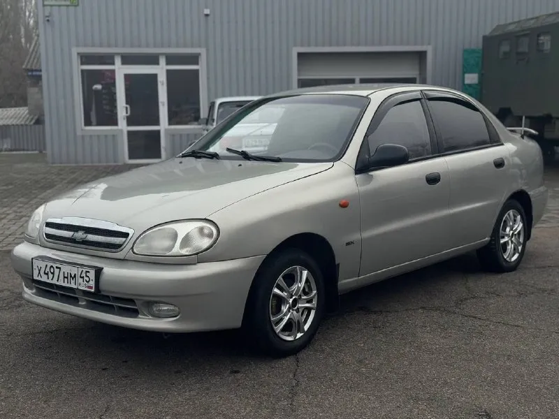 Шевроле ланос chevrolet lanos шланос в машина на ходу каждый день двигатель работает ровно, без лишних звуков и дыма коробка переключает, не выбивает и не хрустит салон в достойном сотстоянии как и все в этом автомобиле 315тыс. торг возможен у капота +79494036874 донецк - фотография - 2