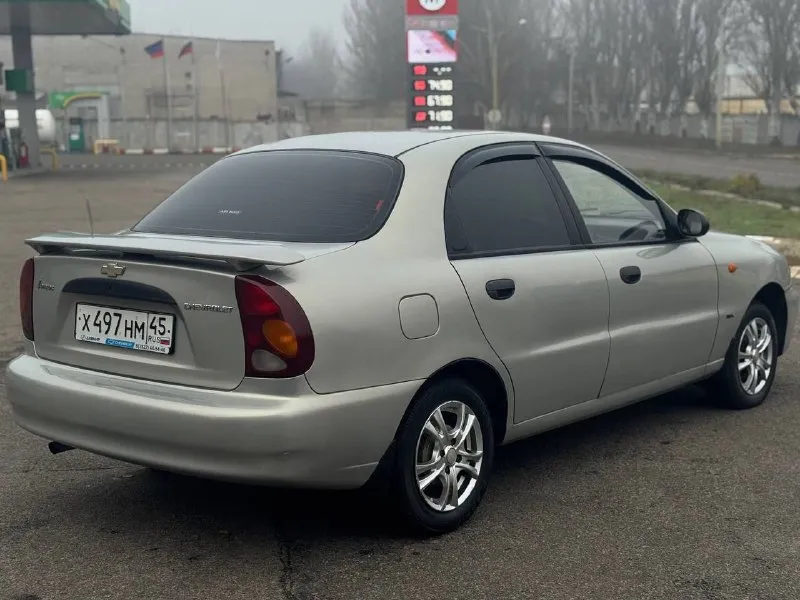 Шевроле ланос chevrolet lanos шланос в машина на ходу каждый день двигатель работает ровно, без лишних звуков и дыма коробка переключает, не выбивает и не хрустит салон в достойном сотстоянии как и все в этом автомобиле 315тыс. торг возможен у капота +79494036874 донецк - фотография - 6