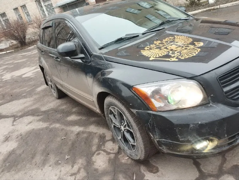 Продам dodge caliber 2.0 2008 года выпуска! куплена в 2009 году в автосалоне «мерседес» в г. донецк. один собственник за все время эксплуатации, машина уже на рф учете. пробег 200 тыс. км оригинал без скруток, салон в достойном состоянии, ничего не крутилось и не менялось, весь в родном заводском окрасе, без дтп, вкруг заводское остекление. коробка(вариатор) работает отлично, катализаторы на месте. замена масла в двс, каждые 7 тыс. , в коробке 40 тыс. по комплектации: кожа, обогревы стекол-сидений,4 эсп, круиз, два комплекта резины на дисках. из вложений:замена или ремонт задних арок(это их проблемные места), покрас переднего бампера. времени и желания заниматься нет, продаю как есть.680 тыс. торг. продажа от собственника. +79498431223 г. донецк - фотография - 2