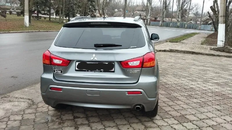 Продам mitsubishi аутлендер спорт(asx) 2011 года выпуска, двс 2.0л бензин 150 л. с. , кпп вариатор полный привод, 145000 км пробега. авто в отличном состоянии. автомобиль технически полностью исправен как походовой, так и по двигателю и коробке, без нареканий. масло в двигателе и коробке недавно менялось, аккумулятор новый. из опций: кондиционер, панорамная крыша, безключевой доступ, мультируль, подогрев сидений, датчик дождя, датчик света, датчик давления в шинах. цена 1060000 рублей, хороший торг. телефон +79495614068. 📞 звоните: +7(949)5614068 - фотография - 5