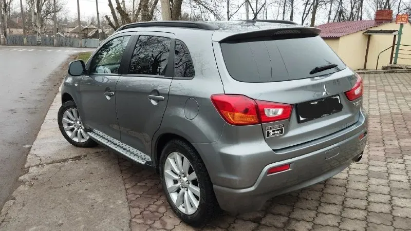 Продам mitsubishi аутлендер спорт(asx) 2011 года выпуска, двс 2.0л бензин 150 л. с. , кпп вариатор полный привод, 145000 км пробега. авто в отличном состоянии. автомобиль технически полностью исправен как походовой, так и по двигателю и коробке, без нареканий. масло в двигателе и коробке недавно менялось, аккумулятор новый. из опций: кондиционер, панорамная крыша, безключевой доступ, мультируль, подогрев сидений, датчик дождя, датчик света, датчик давления в шинах. цена 1060000 рублей, хороший торг. телефон +79495614068. 📞 звоните: +7(949)5614068 - фотография - 6