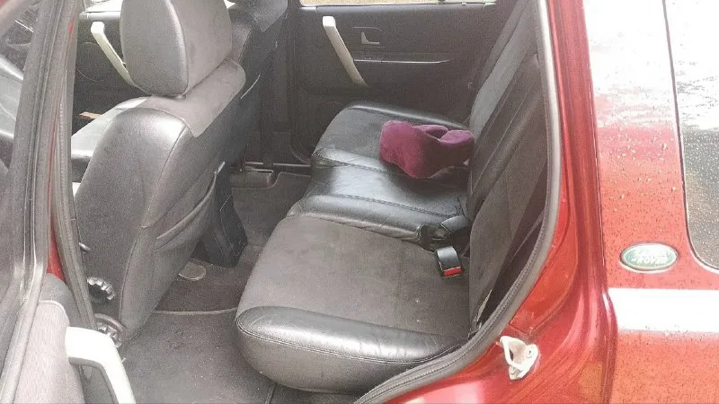 Продам свой личный автомобиль land rover freelander, . 2004 г. в. объем 2.0 турбодизель, расход топлива (10 л), пробег родной 360 и, р. машина донецкая ( не пригон, реагентов рф не видела), двигатель m - 47. ( кто в теме тот в курсе что двигатель очень надёжный), акпп обычный гидротрансформатор- переключает идеально без задержек, без толков и тд. полностью обслуженная топливная ( на 80 т. р), . по ходовке без каких либо стуков, и т д. генератор новый. резины 2- комплекта. я второй хозяин, владею 3 года. покупался мною тоже у знакомого, . цена 670 т, р. возможен символический торг. тел: +79494498637 📞 звоните: +7(949)4498637 - фотография - 6