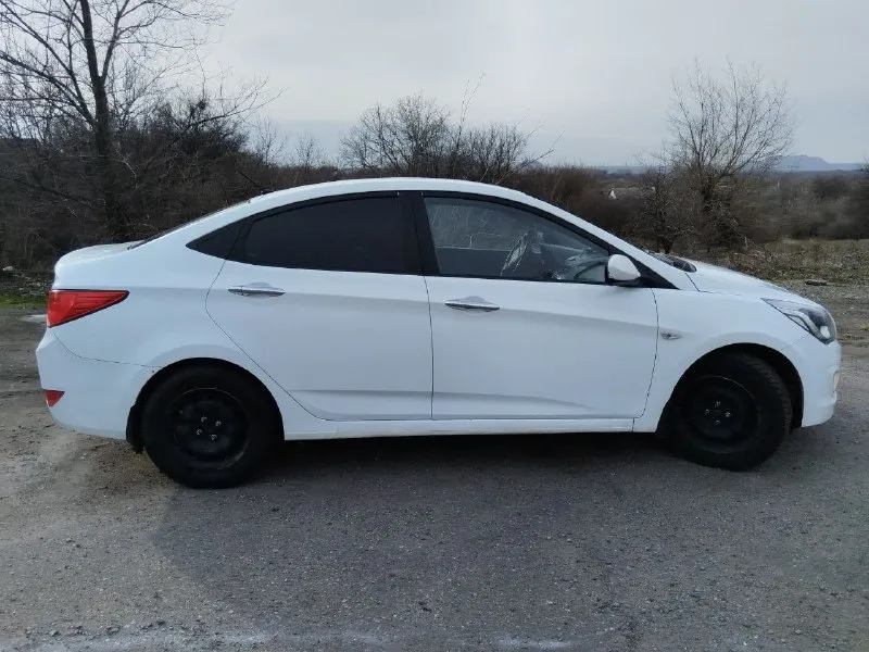 Продам hyundai solaris 2014г. пробег 205.000,мкпп 1.4 бензин. автомобиль юридически чист. состояние:электроника, ходовка, мотор и мкпп отлично. чистый ухоженный салон. по заднему бамперу есть маленький нюанс. цена 875.000 г. макеевка, +79495541972 📞 звоните: +7(949)5541972 - фотография - 4