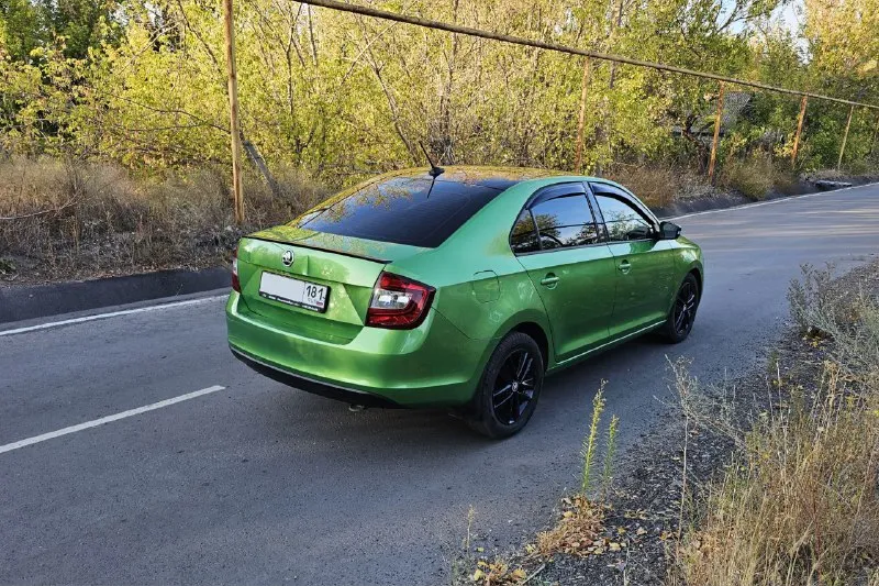 Skoda rapid black edition 2018 1.6 хорошее состояние. хозяин. цена: 950 тел: +79595615010 📞 звоните: +7(959)5615010 - фотография - 3