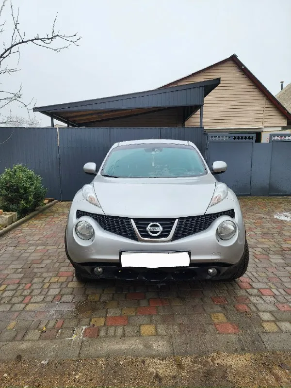 Продаю juke в хорошем состоянии. 2012 года выпуска. пробег: 182000 км. мотор: 1.6 на механике цена:... - фотография