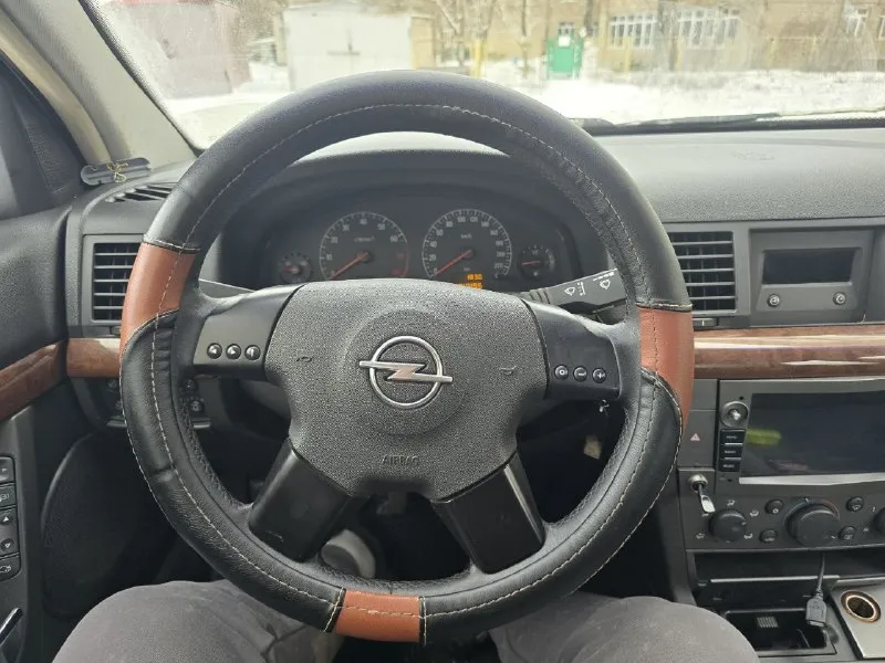 Opel vectra c 1.8 2002 пробег 204 тыс км временный ввоз(времянка днр, оформить не получится) разбор или на черные номера! машина без нареканий, сел и поехал! место нахождения г. комсомольское связь тг или по номеру +79493184690 феникс цена договорная у капота! 📲 tg: эмиль 📞 звоните: +7(949)3184690 - фотография - 5