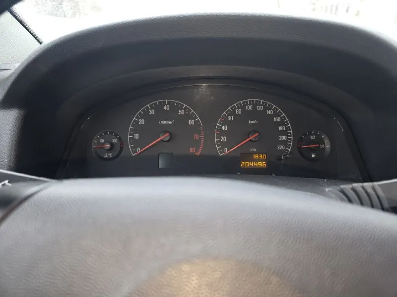 Opel vectra c 1.8 2002 пробег 204 тыс км временный ввоз(времянка днр, оформить не получится) разбор или на черные номера! машина без нареканий, сел и поехал! место нахождения г. комсомольское связь тг или по номеру +79493184690 феникс цена договорная у капота! 📲 tg: эмиль 📞 звоните: +7(949)3184690 - фотография - 6