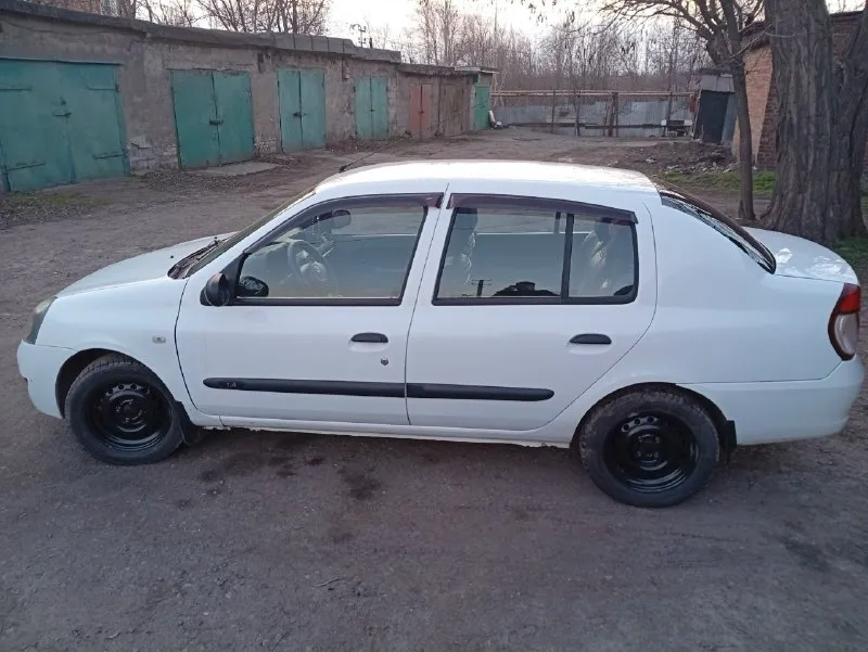 Renault clio 1.4 2007 г. продам авто в отличном состоянии. работает все, что должно работать. я хозяин по т. п. из последнего т. о: новые 2 радиатора, новый антифриз, компрессор кондиционера, резонатор и основной глушитель, ремень, ролики, гур насос. вообщем денег не жалел, делал для себя. продажа в связи с покупкой нового автомобиля. интересует обмен на солярис с моей доплатой. цена 450 без торга. ±79493803295 перекупам просьба не беспокоить. енакиево 📞 звоните: +7(949)3803295 - фотография - 5