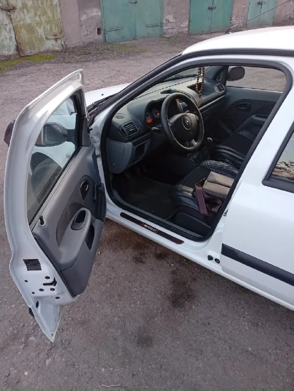 Renault clio 1.4 2007 г. продам авто в отличном состоянии. работает все, что должно работать. я хозяин по т. п. из последнего т. о: новые 2 радиатора, новый антифриз, компрессор кондиционера, резонатор и основной глушитель, ремень, ролики, гур насос. вообщем денег не жалел, делал для себя. продажа в связи с покупкой нового автомобиля. интересует обмен на солярис с моей доплатой. цена 450 без торга. ±79493803295 перекупам просьба не беспокоить. енакиево 📞 звоните: +7(949)3803295 - фотография - 7