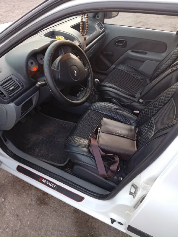 Renault clio 1.4 2007 г. продам авто в отличном состоянии. работает все, что должно работать. я хозяин по т. п. из последнего т. о: новые 2 радиатора, новый антифриз, компрессор кондиционера, резонатор и основной глушитель, ремень, ролики, гур насос. вообщем денег не жалел, делал для себя. продажа в связи с покупкой нового автомобиля. интересует обмен на солярис с моей доплатой. цена 450 без торга. ±79493803295 перекупам просьба не беспокоить. енакиево 📞 звоните: +7(949)3803295 - фотография - 9