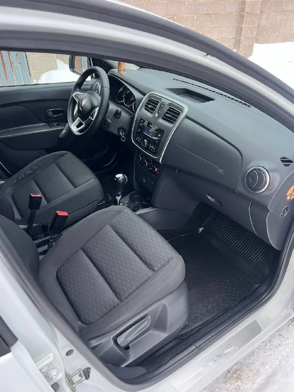 Продам reno logan 2019 г в состоянии нового авто! 1:6 коробка-автомат пробег -102 км год-2019 продам renault логан с супер состоянии, делать ничего не нужно, масла фильтра заменены!2 ключа, центральный замок, подогревы, электро регулировщик фар, лед фары, обработана и обезшумлена! резина новая зима!❄️ машина в родном окрасе салон и кузов в идеальном состоянии цена 1 🍋 15₽ тел 79494162203 в таком состоянии машину не найти!!! донецк/макеевка 📲 tg: @genyaaaaa 📞 звоните: +7(949)4162203 - фотография - 4