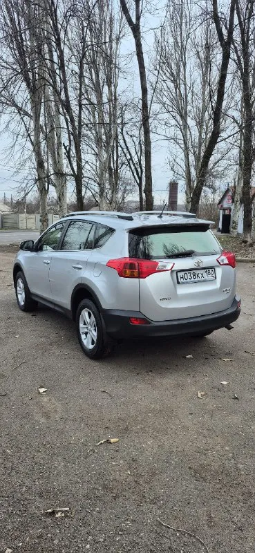 Продам. toyota rav4. 2013год. 2.0л. полный привод. cvt. пробег 96000 км. подтвержденный автотекой. авто в отличном состоянии, весь в родном окрасе. один хозяин. полный стеклопакет, датчик света, дождя. двухзонный климат контроль, круиз контроль, подогрев сидений и т. д. цена:2050000₽. +79493480848. 📞 звоните: +7(949)3480848 - фотография - 3