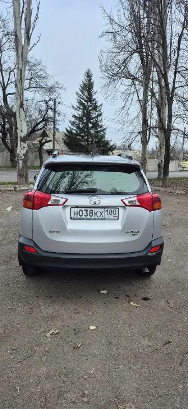 Продам. toyota rav4. 2013год. 2.0л. полный привод. cvt. пробег 96000 км. подтвержденный автотекой. авто в отличном состоянии, весь в родном окрасе. один хозяин. полный стеклопакет, датчик света, дождя. двухзонный климат контроль, круиз контроль, подогрев сидений и т. д. цена:2050000₽. +79493480848. 📞 звоните: +7(949)3480848 - фотография - 4
