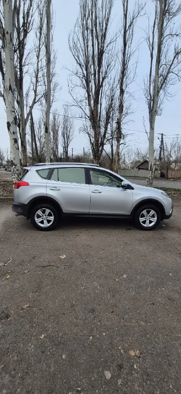 Продам. toyota rav4. 2013год. 2.0л. полный привод. cvt. пробег 96000 км. подтвержденный автотекой. авто в отличном состоянии, весь в родном окрасе. один хозяин. полный стеклопакет, датчик света, дождя. двухзонный климат контроль, круиз контроль, подогрев сидений и т. д. цена:2050000₽. +79493480848. 📞 звоните: +7(949)3480848 - фотография - 6