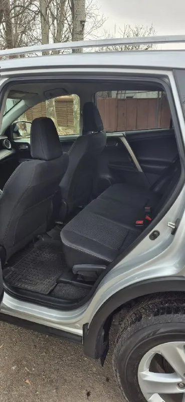 Продам. toyota rav4. 2013год. 2.0л. полный привод. cvt. пробег 96000 км. подтвержденный автотекой. авто в отличном состоянии, весь в родном окрасе. один хозяин. полный стеклопакет, датчик света, дождя. двухзонный климат контроль, круиз контроль, подогрев сидений и т. д. цена:2050000₽. +79493480848. 📞 звоните: +7(949)3480848 - фотография - 9