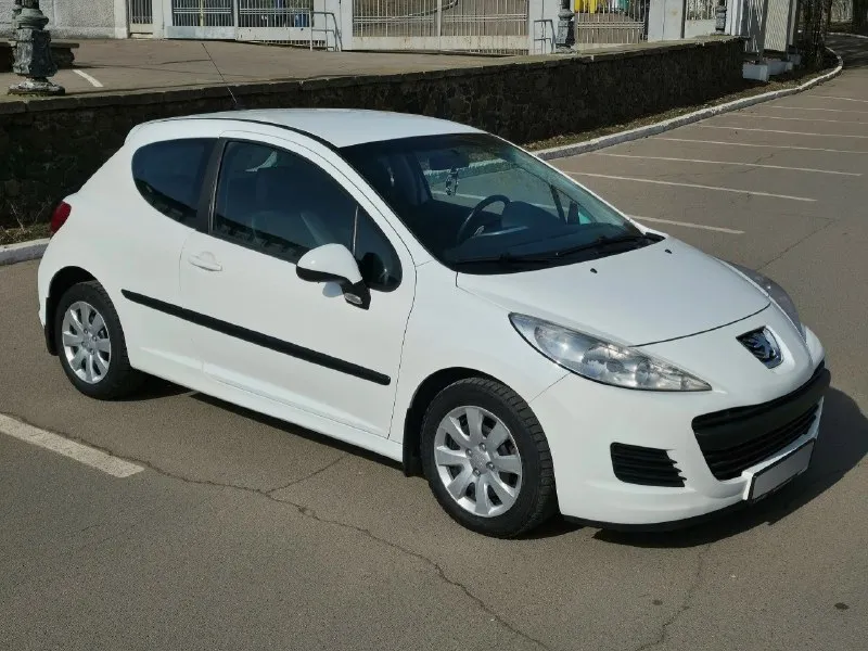 Продам peugeot(пежо)207(купе),2009 год, в отличном состоянии. пробег 129000 км. (родной, подтверждается автотекой). без дтп. всего 1 владелец. (всю жизнь в одних руках) в 2010 году выехала с салона, даже имеется чек о покупке. мотор 1.4л. , очень резвый для неё. кузов оцинкованный, в идеале, ни вмятин, ни потёртостей, ни рыжиков нет. кондиционеp холодит, печка греет, обогрев зеркал, абс, эур, бк, цз, сигнализация, стеклоподъёмники, магнитола, хорошие динамики, новый акб, вся безопасность на месте: подушки фронтальные и боковые, коробка автомат (робот), подрулевые лепестки. перед продажей полностью обслужена, коробка переключается чётко и без затупов. машинка своих денег стоит и полностью обслужена. машина на r15 дисках, уже на новой зимней резине! салон отличный, не прокурен. любые проверки на сто приветствую. в жизни машина выглядит еще ярче, и лучше чем на фото. ездила девушка аккуратно, за машиной следила. учет рф, полное переоформление на вас в мрэо. без штрафов, аре 📞 звоните: +7(949)8953126 - фотография - 2