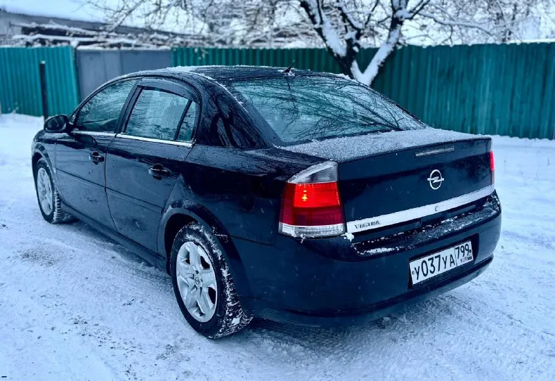 Продаю срочно торг у капота. 465 тыс. руб. opel vectra c рейсталинг 2007 1.8 безнин механика. родной пробег 235тыс. км. 3 собственника. птс оригинал. автотека зеленейшая. авто в хорошем состоянии без вложений. мотор не дымит не троит, ходовая перебрана, коробка без проблем. кузов в нормальном состоянии для своих лет. салон чистый и ухоженный. богатая комплектация. зимняя резина, новый акб, новое масло фильтра, ремень грм только поменял, фазики тоже новые только заменил, модуль зажигания не давно поменял. ходовую всю перебрал. авто полностью обслужена и готова к дальнейшей эксплуатации. документы в полном порядке юредически чистая. любое переоформление. осмотр донецк +79493114199 - фотография - 4