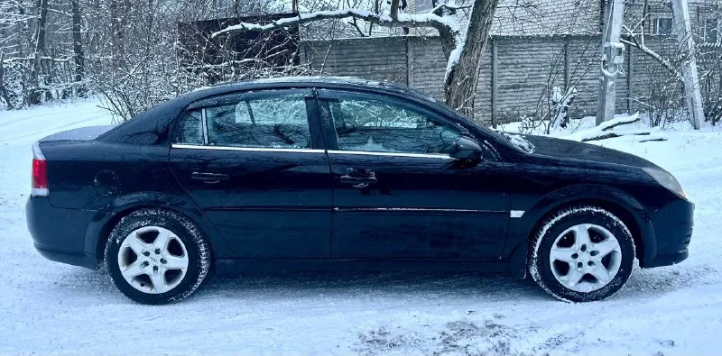Продаю срочно торг у капота. 465 тыс. руб. opel vectra c рейсталинг 2007 1.8 безнин механика. родной пробег 235тыс. км. 3 собственника. птс оригинал. автотека зеленейшая. авто в хорошем состоянии без вложений. мотор не дымит не троит, ходовая перебрана, коробка без проблем. кузов в нормальном состоянии для своих лет. салон чистый и ухоженный. богатая комплектация. зимняя резина, новый акб, новое масло фильтра, ремень грм только поменял, фазики тоже новые только заменил, модуль зажигания не давно поменял. ходовую всю перебрал. авто полностью обслужена и готова к дальнейшей эксплуатации. документы в полном порядке юредически чистая. любое переоформление. осмотр донецк +79493114199 - фотография - 6