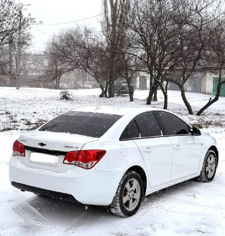 Chevrolet cruze 1.8 автомат 2012г ✅ без дтп !✅ не такси !✅ весь в родной краске ✅ автотека это подтверждает 👍 можете проверять без проблем, пробег 214т км. двигатель обслужен грм, помпу, прокладки, теплообменник, меняли 10 т км назад, двигатель в отличном состоянии! не дымит ! не троит ! масло не расходует ! коробка в отличном состоянии! без пинков ! без рывков ! и прочего, ходовая в идеальном состоянии! нечего не стучит, не гремит, не шумит ! отрабатывает правильно мягко как должна, любые проверки в любом авто сервисе за ваш счет приветствуется без проблем ✅✅ кузов в отличном состоянии. без рыжиков !! без жучков ! без гнили !!! без вздутий краски ! и прочего ! кузов в полном порядке✅ 2 комплекта резины сейчас на зимней шипованный резине куплена в этом году ! и летняя тоже свежая комплект с машиной, 2 ключа сигнализации с автозапуском стар-лайн, комплектация отличная, датчик дождя, датчик света, мульти руль, 4 стеклоподъемника, парктроники, документы чистые макеевка цена 745.000 т. +79496073269 - фотография - 6