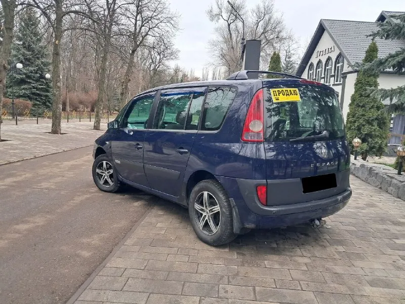 Продаю renault эспейс, 4 поколение, современный автомобиль, минивен, двигатель 1.9дизель, 2004 года выпуска. высокий уровень комфорта и безопасности. вместительный салон, противотуманные фары, электронный спидометр, ключ-карта, запуск с кнопки старт-стоп. возможности трансформации салона. хорошая обзорность. легкость в управлении. вместительный багажник. кузов оцинкованный. центральный замок. кузов и днище в хорошем cocтoянии. эксплуатируется бережно, ежедневные поездки на работу. . цена 600 тыс. возможен торг при осмотре. также рассмотрю обмен предложения в личку, : +79494647048. +79855646617 телеграм 📞 звоните: +7(949)4647048 - фотография - 3