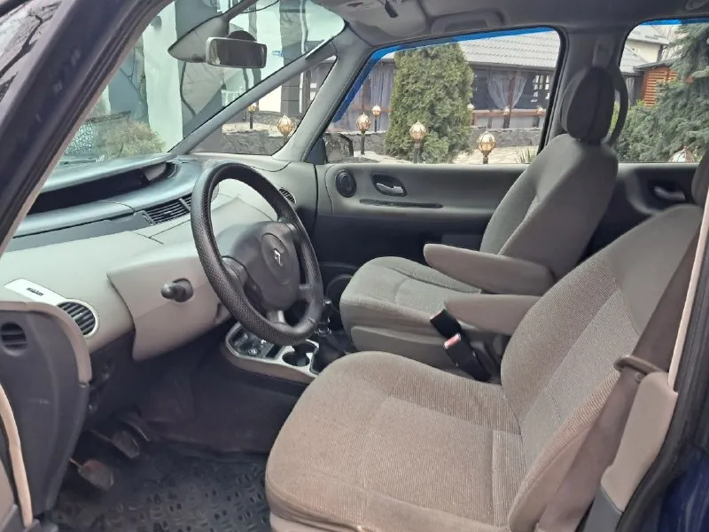 Продаю renault эспейс, 4 поколение, современный автомобиль, минивен, двигатель 1.9дизель, 2004 года выпуска. высокий уровень комфорта и безопасности. вместительный салон, противотуманные фары, электронный спидометр, ключ-карта, запуск с кнопки старт-стоп. возможности трансформации салона. хорошая обзорность. легкость в управлении. вместительный багажник. кузов оцинкованный. центральный замок. кузов и днище в хорошем cocтoянии. эксплуатируется бережно, ежедневные поездки на работу. . цена 600 тыс. возможен торг при осмотре. также рассмотрю обмен предложения в личку, : +79494647048. +79855646617 телеграм 📞 звоните: +7(949)4647048 - фотография - 7