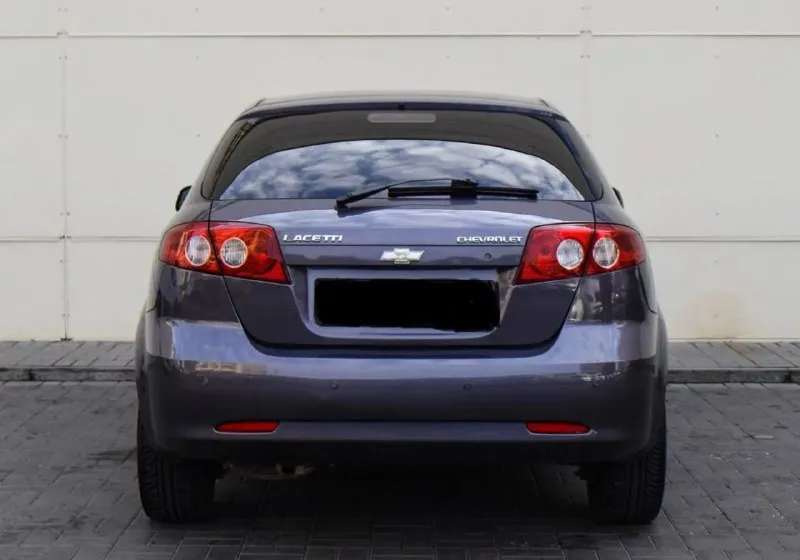 Встречайте новый год на новом автомобиле 🎄, продам экономный, неприхотливый хэтчбек chevrolet lacetti 2011 года, механика, 152 000 оригинального честного пробега, масла не ест от замены до замены, расход ( по городу ~9 литров, трасса - 6 л), автомобиль на свежей зимней резине шипы, автомобиль исключительно южной эксплуатации, московских реагентов не видела, рыжики, вздутие краски на автомобили отсутствуют, весь кузов выглядит отлично, все зазоры, герметики все в заводском состоянии, низа дверей, пороги, стаканы, днище все в отличном состоянии, без коррозии, печка так же без нареканий, по электрике абсолютно все работает, по ходовой ничего не стучит, не гремит, вся обслужена, юридически автомобиль чист, готов к постановке на учет, донецк, +79490963384 цена 590 000 торг покупайте авто с гарантией честной сделки, смотрите мой профиль телеграм (+79493303716 или мой ник avto_lider_dnr) там все отзывы моих клиентов, которые со 📲 tg: @avto_lider_dnr 📞 звоните: +7(949)0963384 - фотография - 3