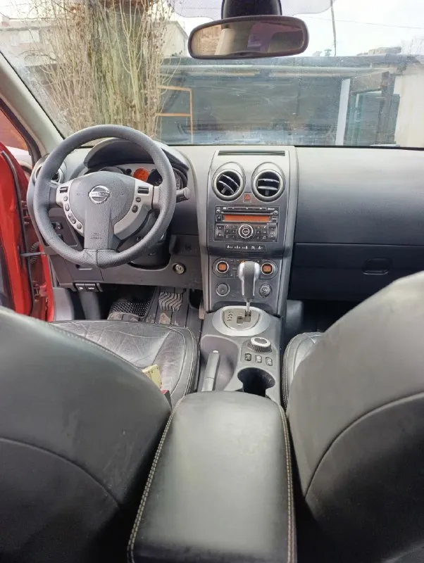 Продам nissan кашкай, 2008 года выпуска, 2.0 бензин, автомат, подключаемый полный привод, автомобиль полностью обслужен, ходовая часть заменена вся, мотор в отличном состоянии, масло не берет, коробка работает отлично, кожаный салон, подогрев сидений, двух зонный климат контроль, круиз контроль, электро зеркала со складыванием, кузов без коррозии, документы в порядке, новая зимняя резина, осмотр алчевск -перевальск, цена 880.000 рублей, тел +7-959-162-91-24 📞 звоните: +7(959)1629124 - фотография - 5