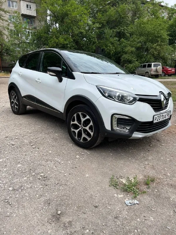 Renault kaptur 2018 год выпуска 1.6 бензин, пробег - 165000 км комплектация : климат контроль, датчи... - фотография