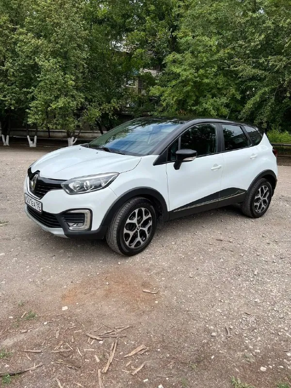 Renault kaptur 2018 год выпуска 1.6 бензин, пробег - 165000 км комплектация : климат контроль, датчики света/дождя, подогрев сидений, камера заднего вида, сенсорный дисплей, круиз контроль, бесключевой доступ, 17 диски, коленный мульти руль, усилитель руля, парктроники, бесключевой доступ, старт/стоп, автомобиль весь в родном окрасе, полностью исправленный технически, обслужен, автомобиль без нареканий! цена 1.250₽ рассмотрю вариант обмена на ваш автомобиль с доплатой. +79493353896 📞 звоните: +7(949)3353896 - фотография - 3
