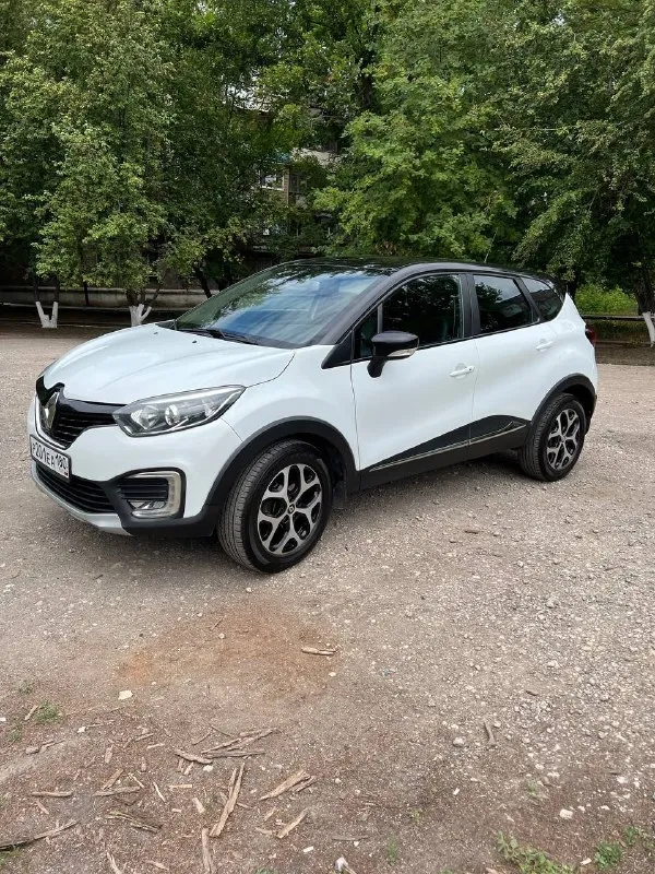 Renault kaptur 2018 год выпуска 1.6 бензин, пробег - 165000 км комплектация : климат контроль, датчики света/дождя, подогрев сидений, камера заднего вида, сенсорный дисплей, круиз контроль, бесключевой доступ, 17 диски, коленный мульти руль, усилитель руля, парктроники, бесключевой доступ, старт/стоп, автомобиль весь в родном окрасе, полностью исправленный технически, обслужен, автомобиль без нареканий! цена 1.250₽ рассмотрю вариант обмена на ваш автомобиль с доплатой. +79493353896 📞 звоните: +7(949)3353896 - фотография - 4