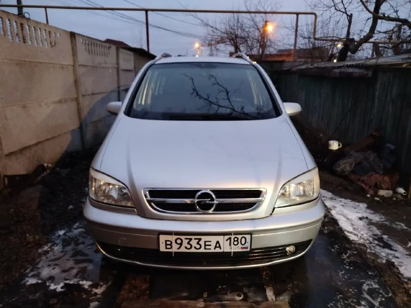 Продам opel зафира а 1.8 газ-бензин. климат все работает авто в идеальном состоянии цена 700000руб.... - фотография