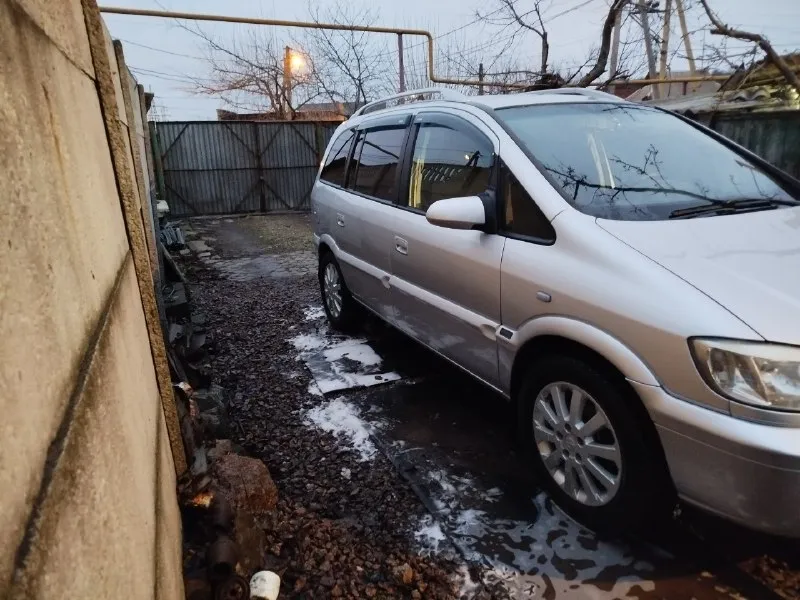Продам opel зафира а 1.8 газ-бензин. климат все работает авто в идеальном состоянии цена 700000руб. торг у капота+79493732494 📞 звоните: +7(949)3732494 - фотография - 3