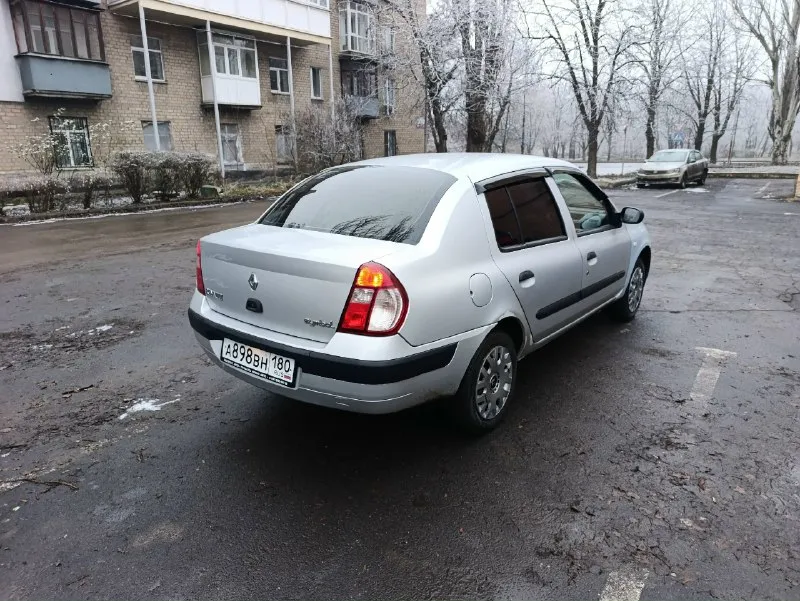 Продам renault симбол 2005 год, в хорошем состоянии, пробег 216 тысяч, нареканий по двигателю кпп и ходовки нет, кузов без ржавчины ( оцинкован) крашеные переднее правое крыло и заднее правое, давно не мной, машина в семье около трёх лет, то что делал за этот период, передние стойки с опорами и пружинами, рычаги передней подвески вместе с шаровами, наконечники тяги схождение, задние пружины радиатор основной нужно докупить радиатор кондиционера, птф двух режимов, замена всех жидкостей, кроме гур. много что расскажу при встрече. два ключа, на зимней резине, летняя два ската в придачу, цена 370 тыс руб маленький торг будет. +79495106221 📞 звоните: +7(949)5106221 - фотография - 3