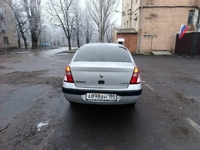 Продам renault симбол 2005 год, в хорошем состоянии, пробег 216 тысяч, нареканий по двигателю кпп и ходовки нет, кузов без ржавчины ( оцинкован) крашеные переднее правое крыло и заднее правое, давно не мной, машина в семье около трёх лет, то что делал за этот период, передние стойки с опорами и пружинами, рычаги передней подвески вместе с шаровами, наконечники тяги схождение, задние пружины радиатор основной нужно докупить радиатор кондиционера, птф двух режимов, замена всех жидкостей, кроме гур. много что расскажу при встрече. два ключа, на зимней резине, летняя два ската в придачу, цена 370 тыс руб маленький торг будет. +79495106221 📞 звоните: +7(949)5106221 - фотография - 4