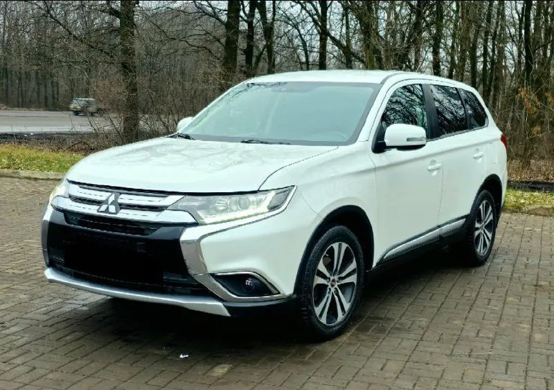 🚗🅰️mitsubisi autlender 📅год выпуска: 2016 🚘не бита не крашена ✈️один владелец 📦кпп: автомат ⚙️двигатель:2.0л 💴цена: 1.620т₽ 🗺️пробег:143.000 км объем 2.0 -полностью обслужена -полный привод -усилитель руля -круиз контроль -4 эл стеклоподъёмника - зеркала с подогревом и эл складыванием -датчик света -датчик дождя -мультируль -акустика, aux, usb -камера задниго вида - подушки безопасности (airbag), abs, esp. +79496164847 +79496164847 📞 звоните: +7(949)6164847 - фотография - 2